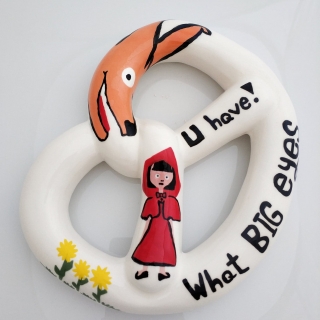 כיפה אדומה - בייגלה לתליה על קיר