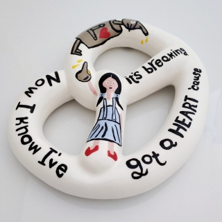 הקוסם מארץ עוץ - בייגלה לתליה על קיר