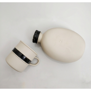 מימיה מפורצלן + כוס פורצלן בסגנון צהלי עם האות צ'