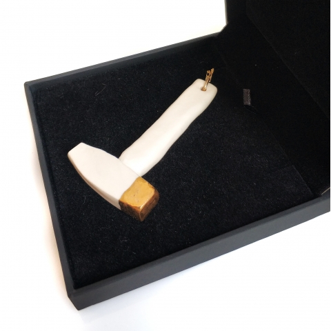 פטיש פורצלן עם זהב